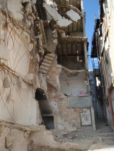 Restene av et hus som israelerne har revet